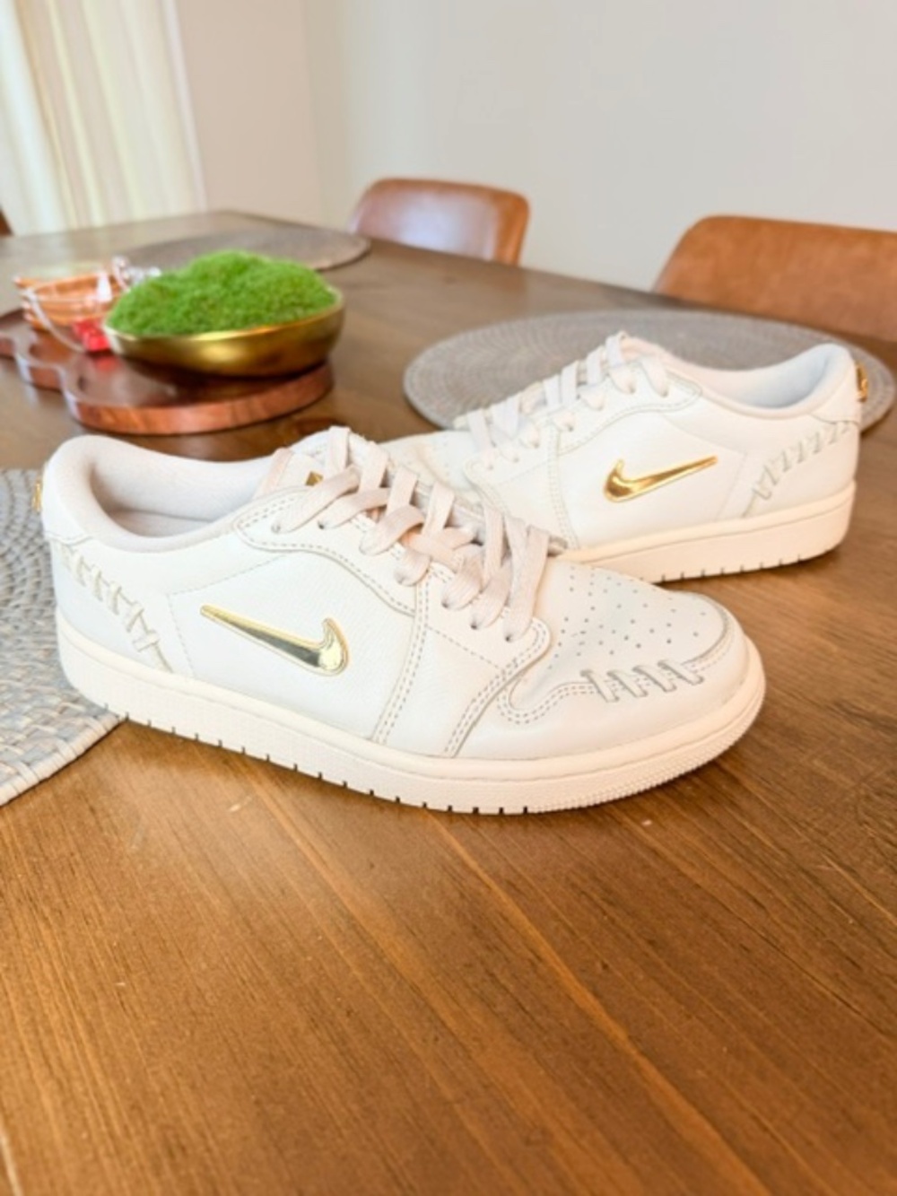 Nike Air Jordan 1 Low Method of Make Metallic Gold Swish Women's 7.5